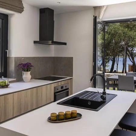 Apartment Mare Solis Pinea